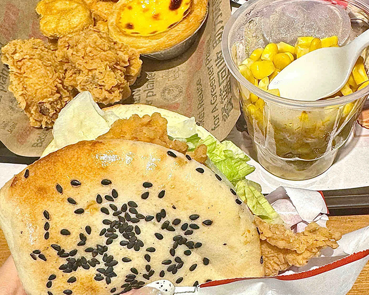 开一家肯德基汉堡店大约要多少钱，肯德基餐饮店加盟一年要投资多少钱