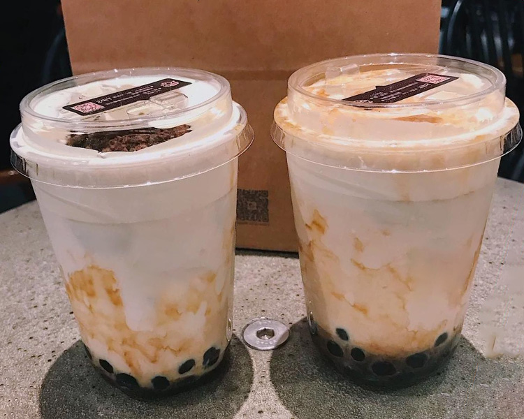 加盟喜茶奶茶店总共需要多少钱，喜茶奶茶开家店需要多少加盟费
