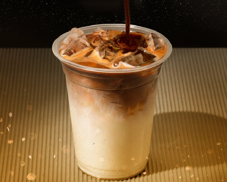 霸王茶姬饮品店加盟费及加盟条件，在县城加盟一家霸王茶姬大约多少